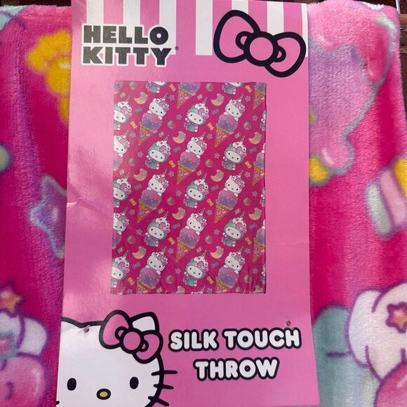 Hello Kitty Pink Silk Touch Throw Blanket 50 x 70 Plush Soft Cozy Sanrio NWT - Picture 3 of 4